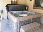 Private hot tub in Casita